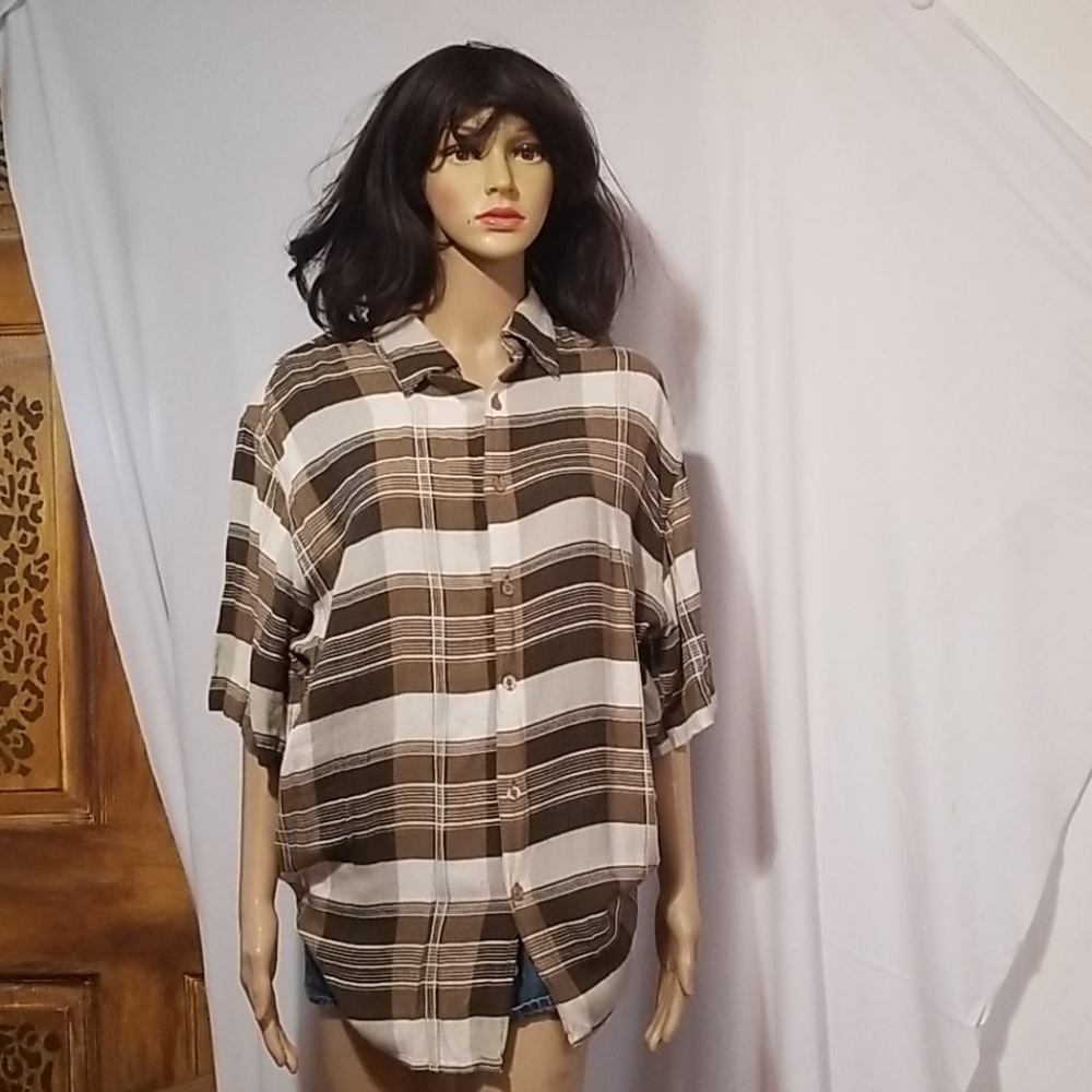 Lorenzino large button down shirt .Lorenzo Uomo Me